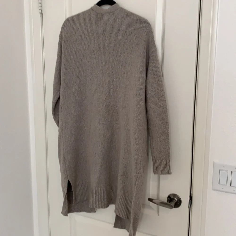 ON coat sweater. - Picture 9 of 9